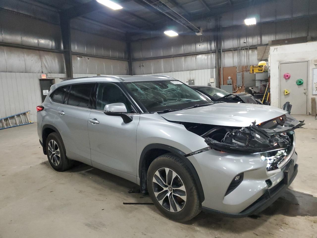 2021 Toyota Highlander - Image 4