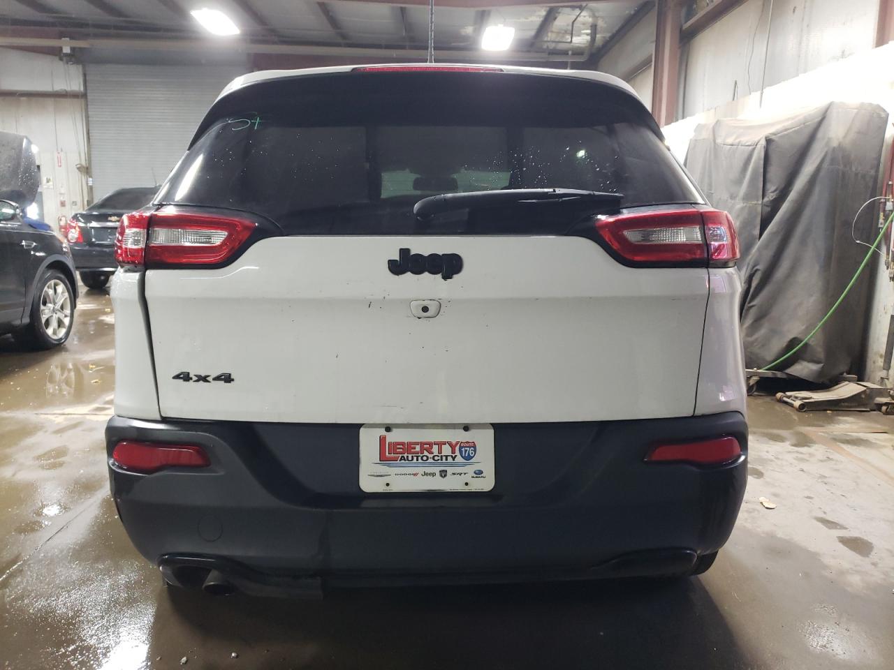 2018 Jeep Grand Cherokee - Image 6