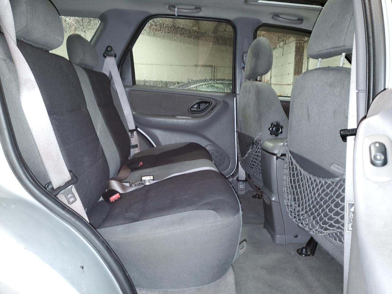 2002 Ford Escape - Image 11