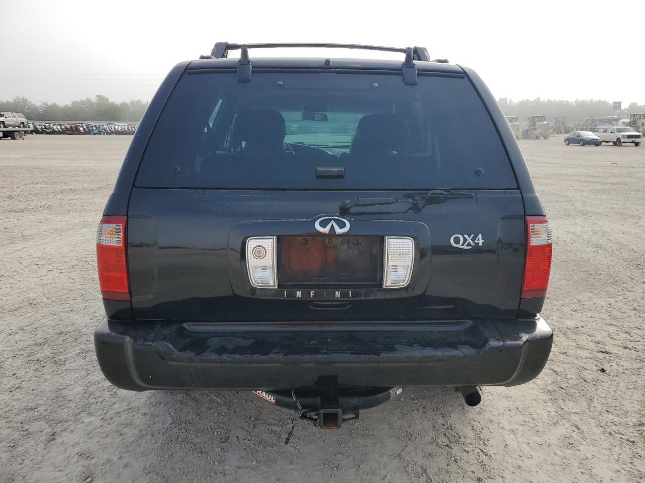 2001 Infiniti QX4 - Image 6