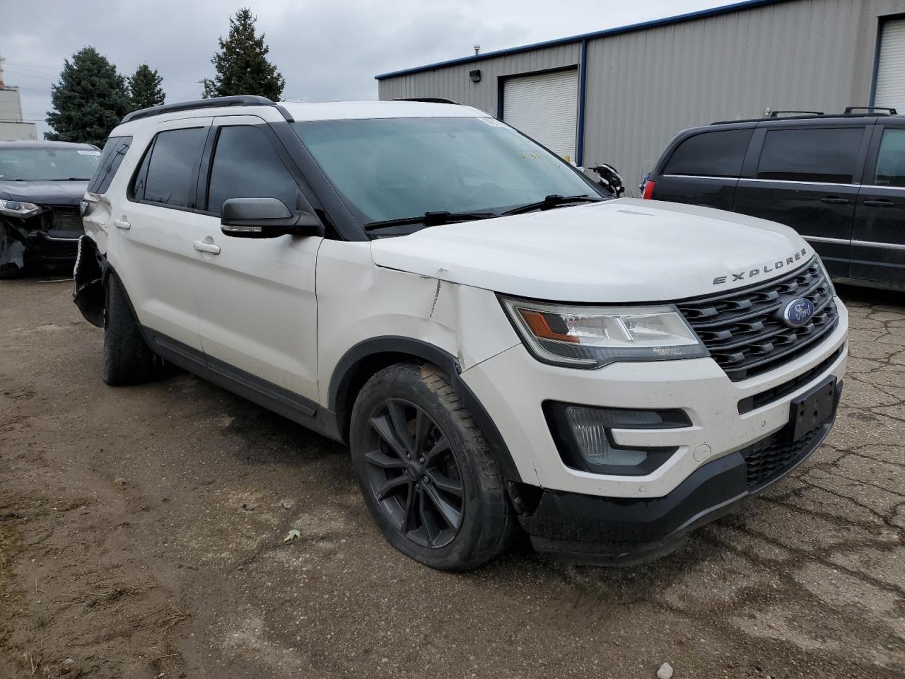 2017 Ford Explorer - Image 4