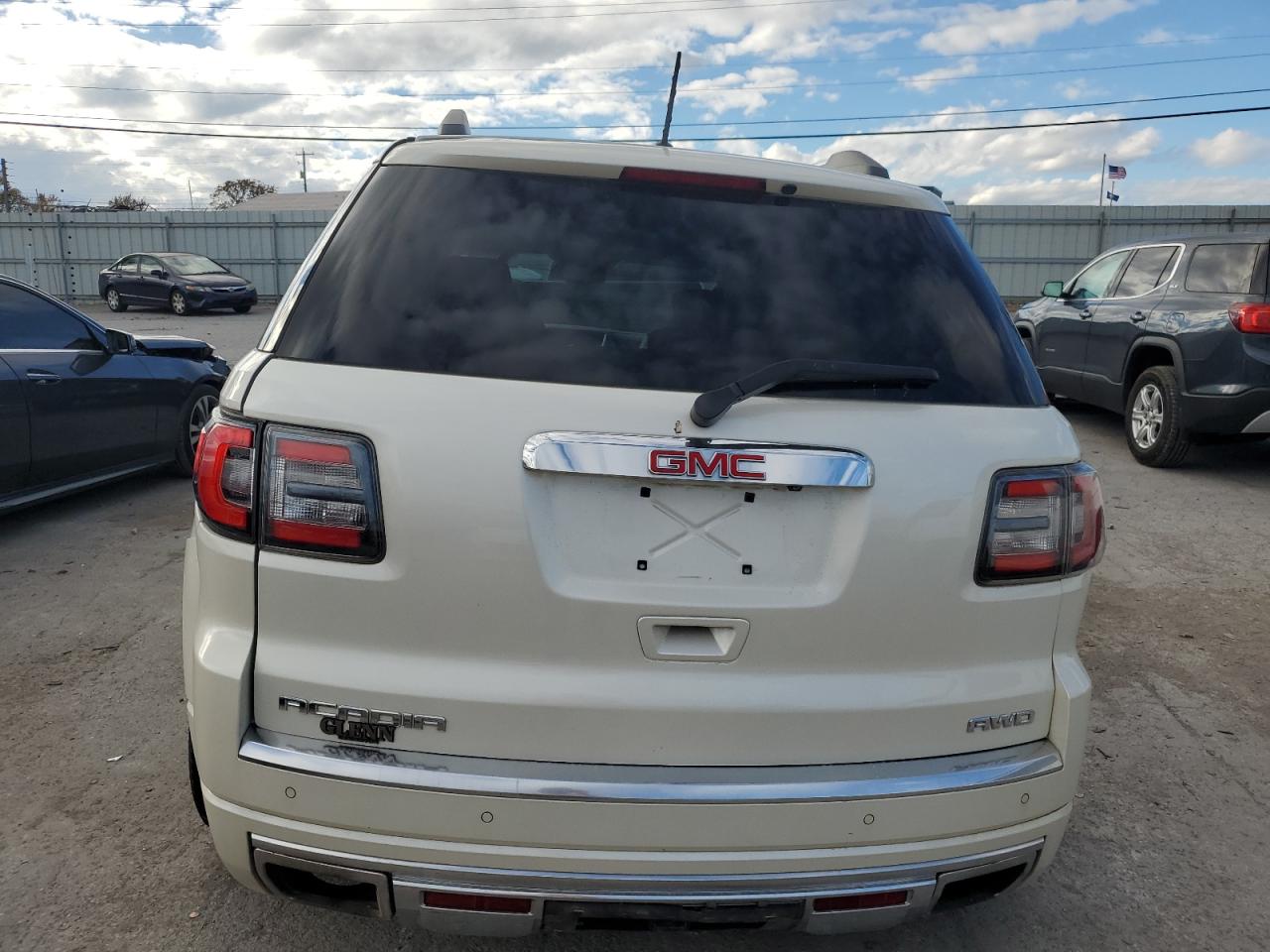 2015 GMC Acadia - Image 6