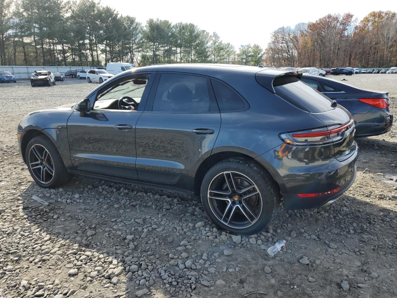 2019 Porsche Macan - Image 2