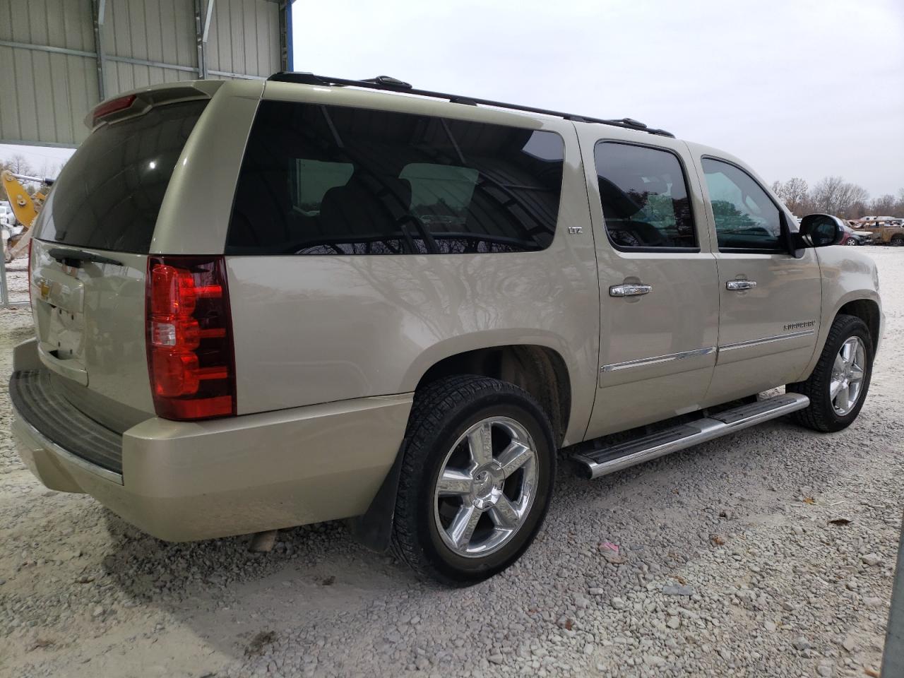 2013 Chevrolet Suburban - Image 3