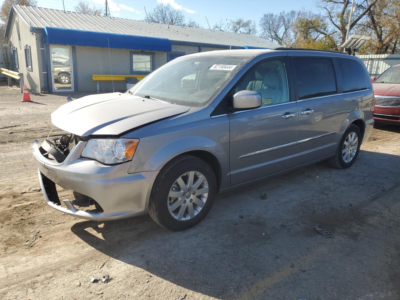 2015 Chrysler Town & Country - Image 1
