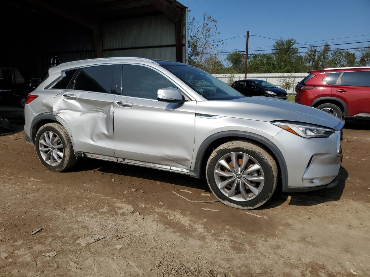 VIN 3PCAJ5M19KF138416 2019 INFINITI QX50 no.4