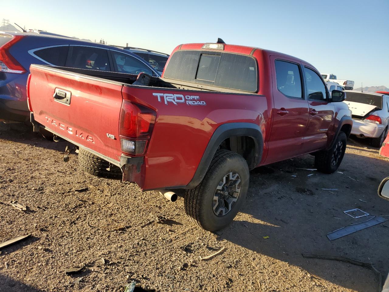 VIN 3TMAZ5CN2JM077563 2018 TOYOTA TACOMA no.3