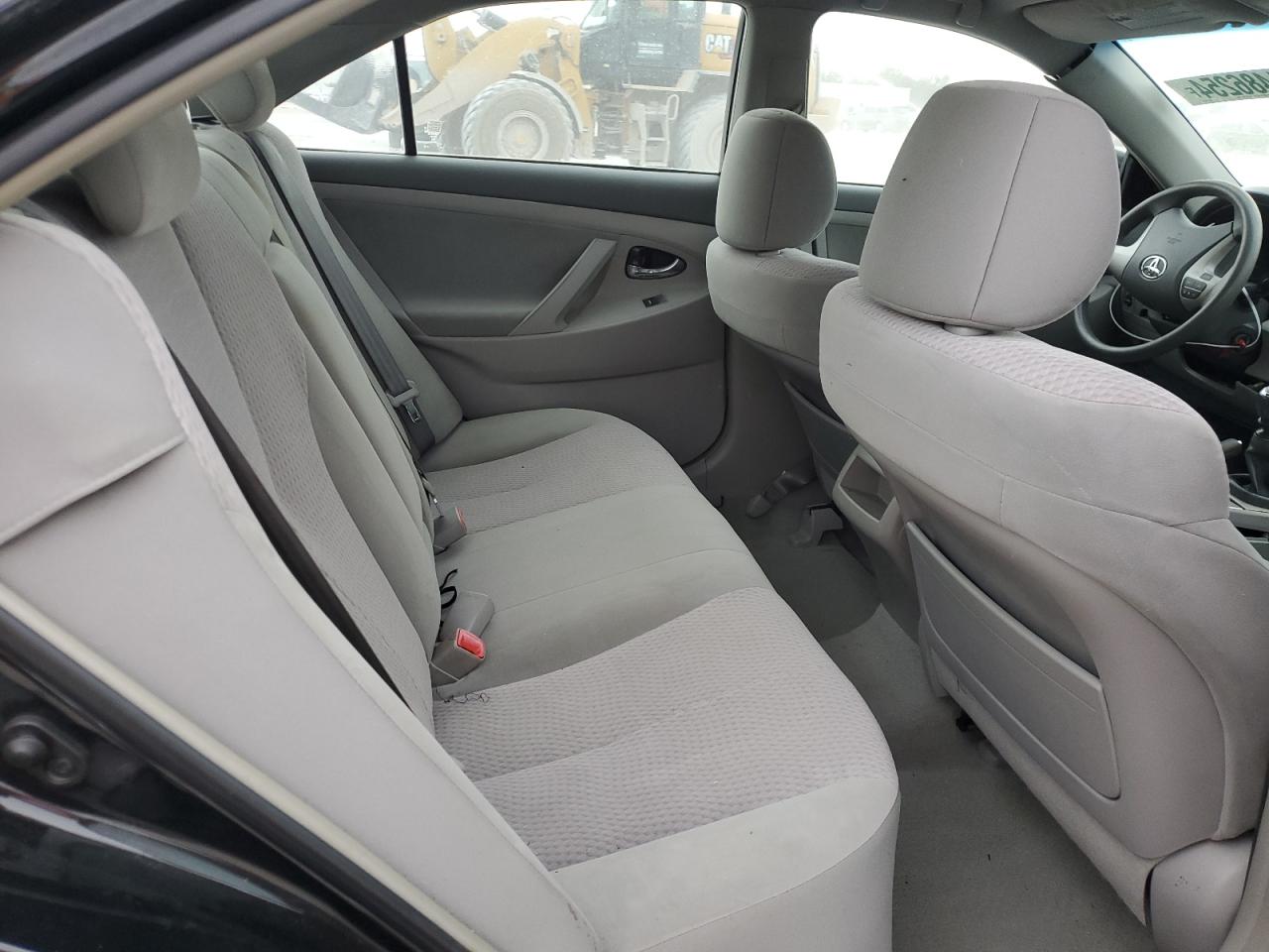 2011 Toyota Camry - Image 10