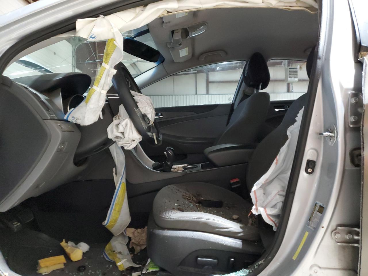 2011 Hyundai Sonata - Image 7