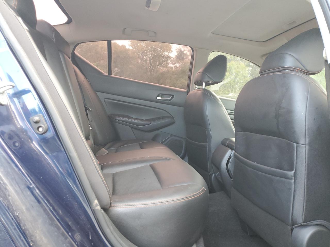 2019 Nissan Altima - Image 10