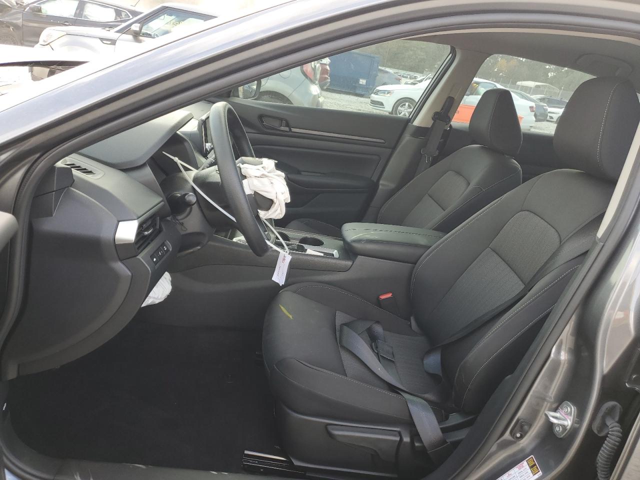 2024 Nissan Altima - Image 7