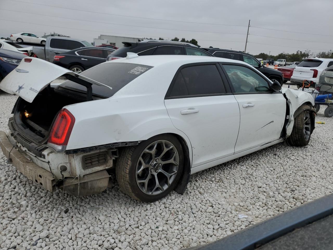 2018 Chrysler 300 - Image 3