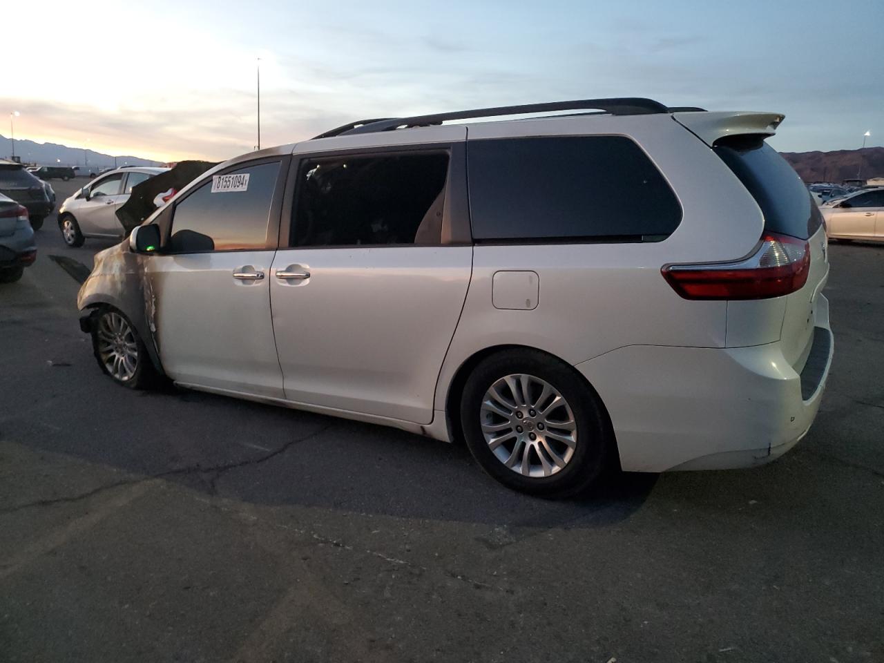 2015 Toyota Sienna - Image 2