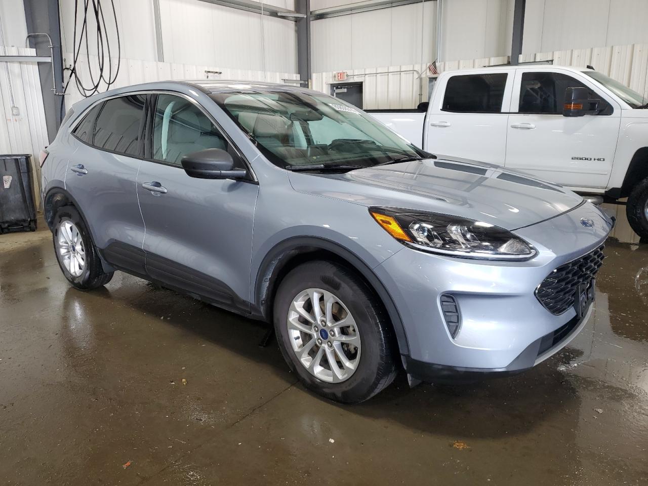 2022 Ford Escape - Image 4