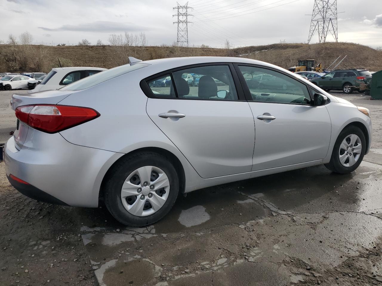 VIN KNAFX4A69F5331328 2015 KIA FORTE no.3