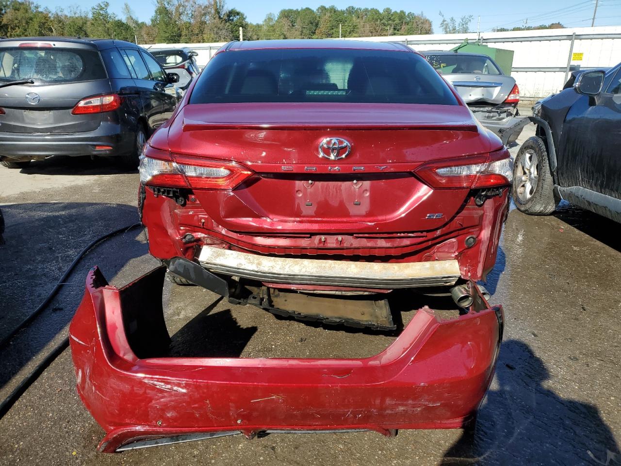 2018 Toyota Camry L VIN: 4T1B11HK0JU670414 Lot: 79957564