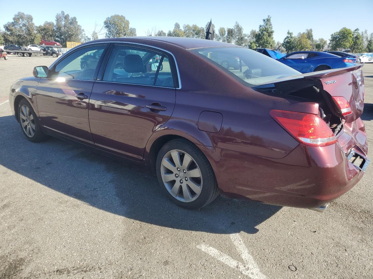 2006 Toyota Avalon - Image 2