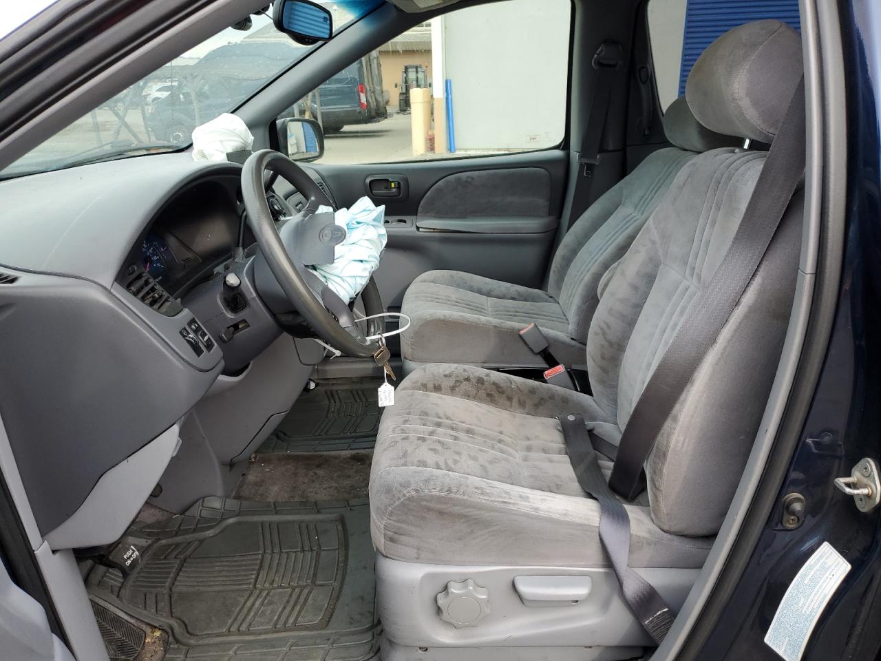 2003 Toyota Sienna - Image 7
