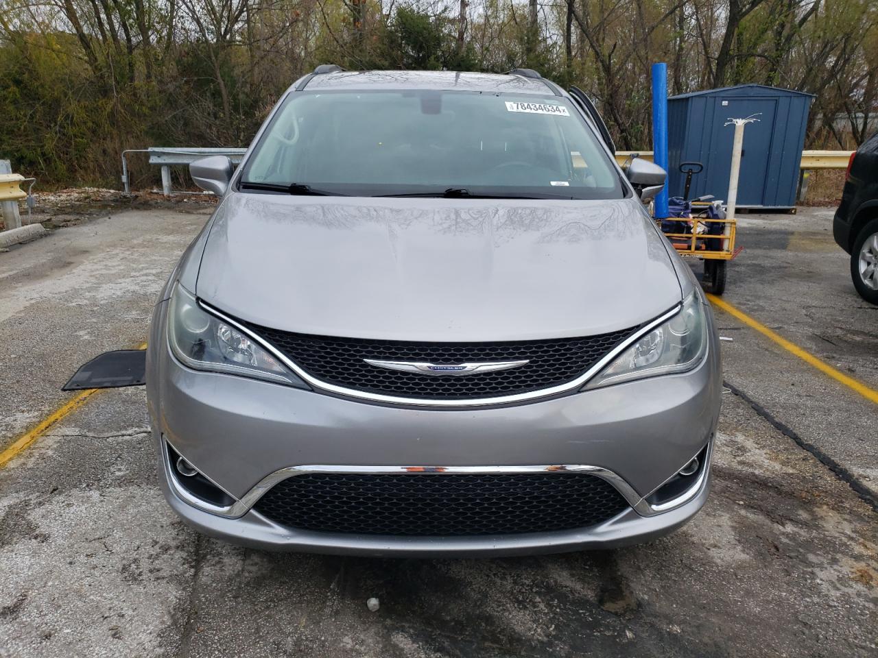2017 Chrysler Pacifica - Image 5