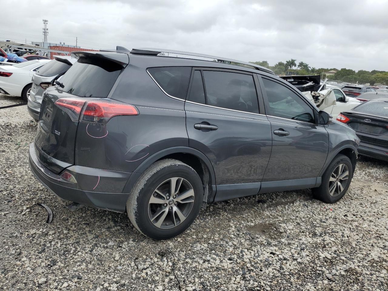 2018 Toyota RAV 4 - Image 3