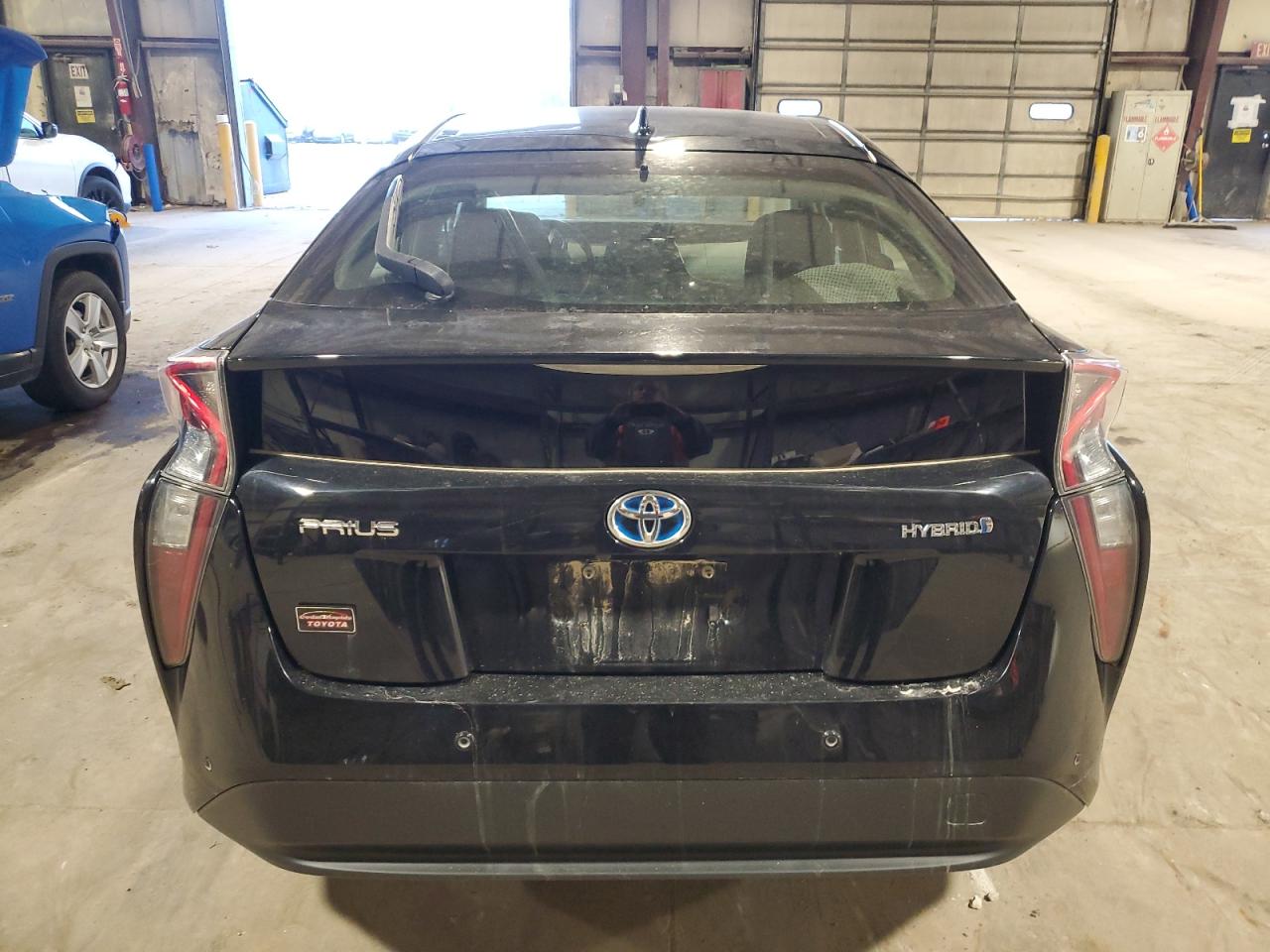 2017 Toyota Prius - Image 6