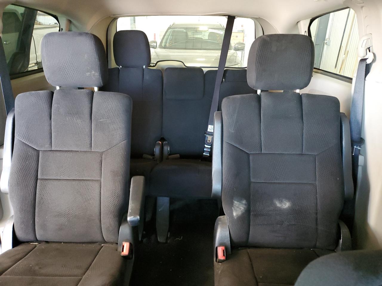 2011 Dodge Caravan - Image 10