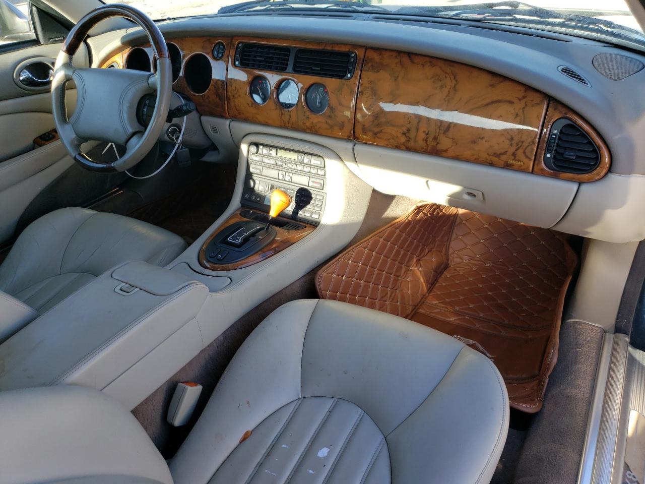 2000 Jaguar XK - Image 8