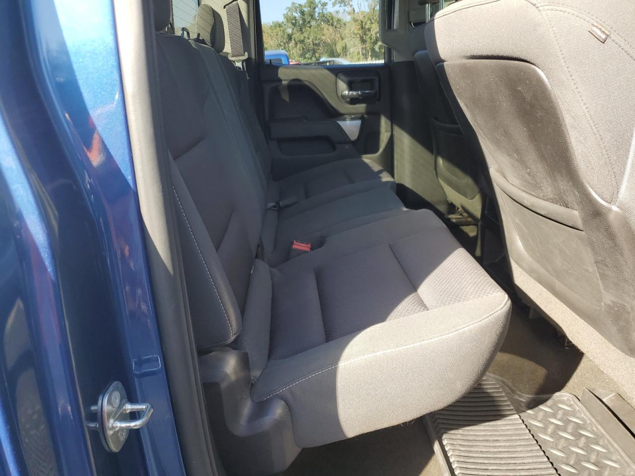 2015 Chevrolet Silverado - Image 10