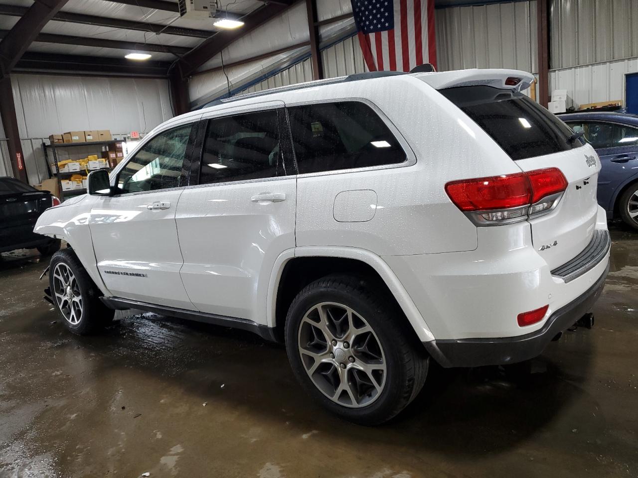 2018 Jeep Grand Cherokee - Image 2