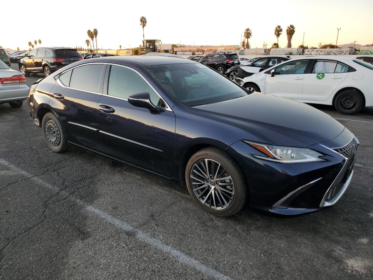 2022 Lexus ES - Image 4