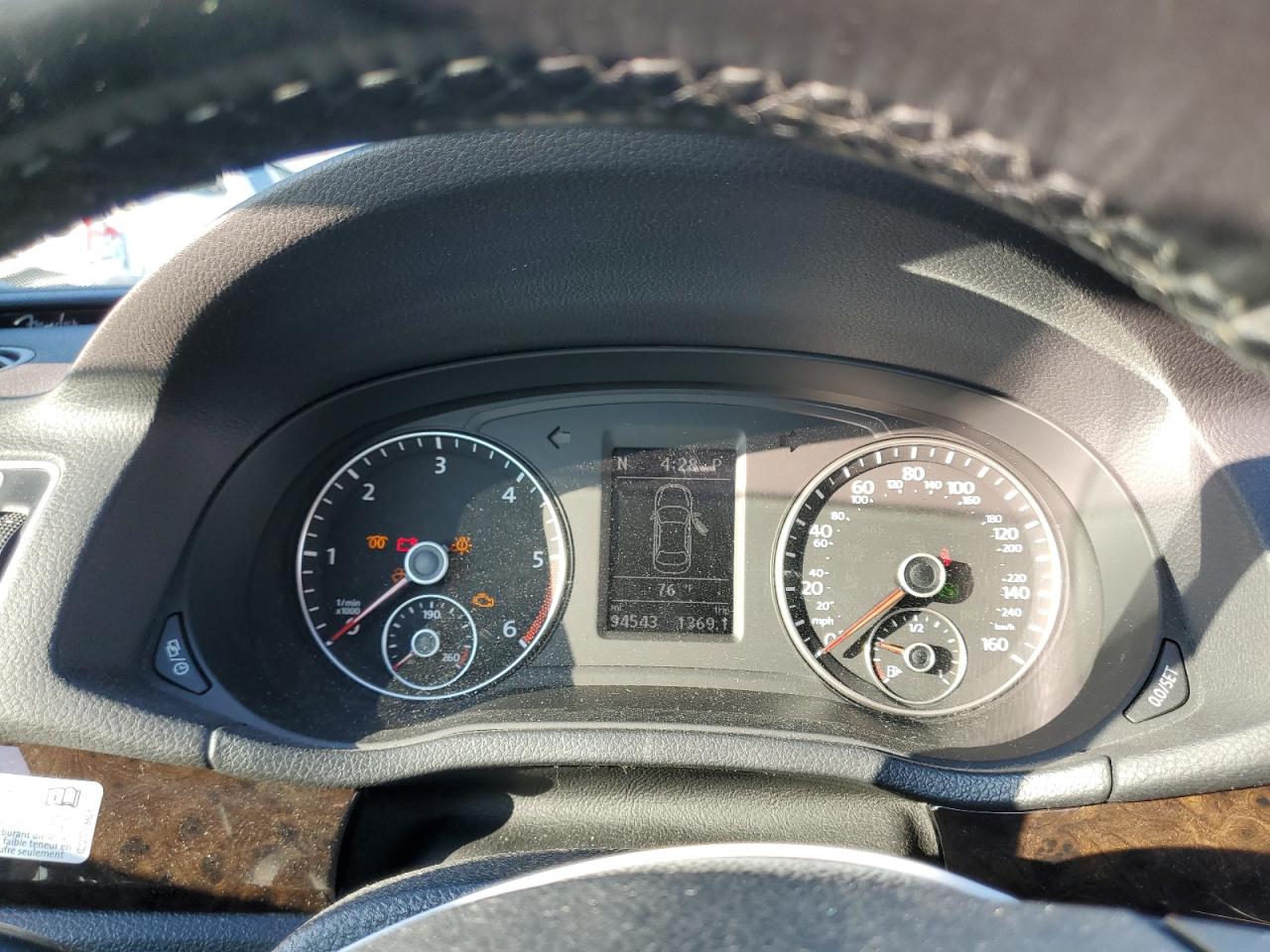 2014 Volkswagen Passat - Image 9