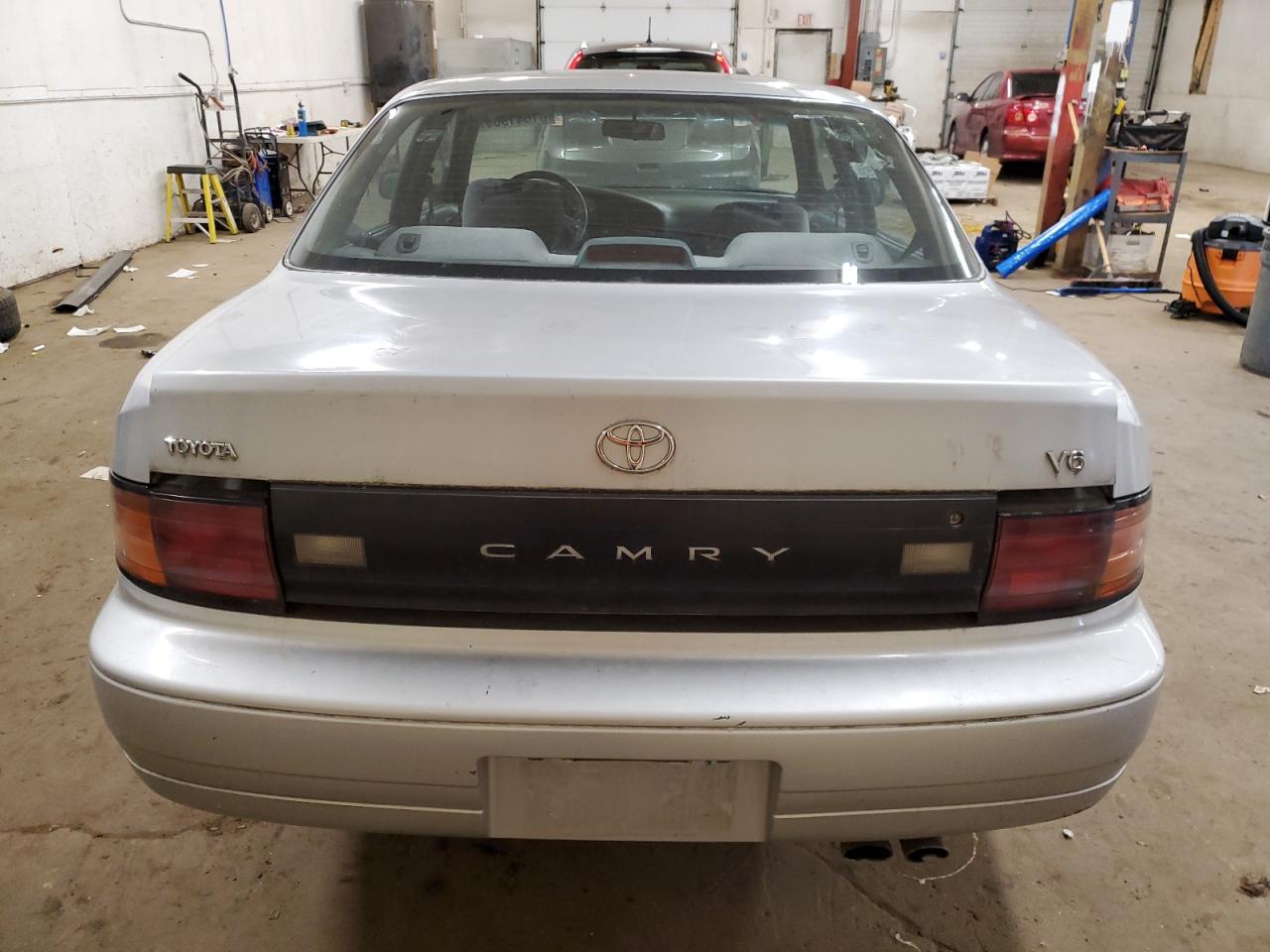 1992 Toyota Camry Dlx VIN: 4T1VK11EXNU005783 Lot: 81841964