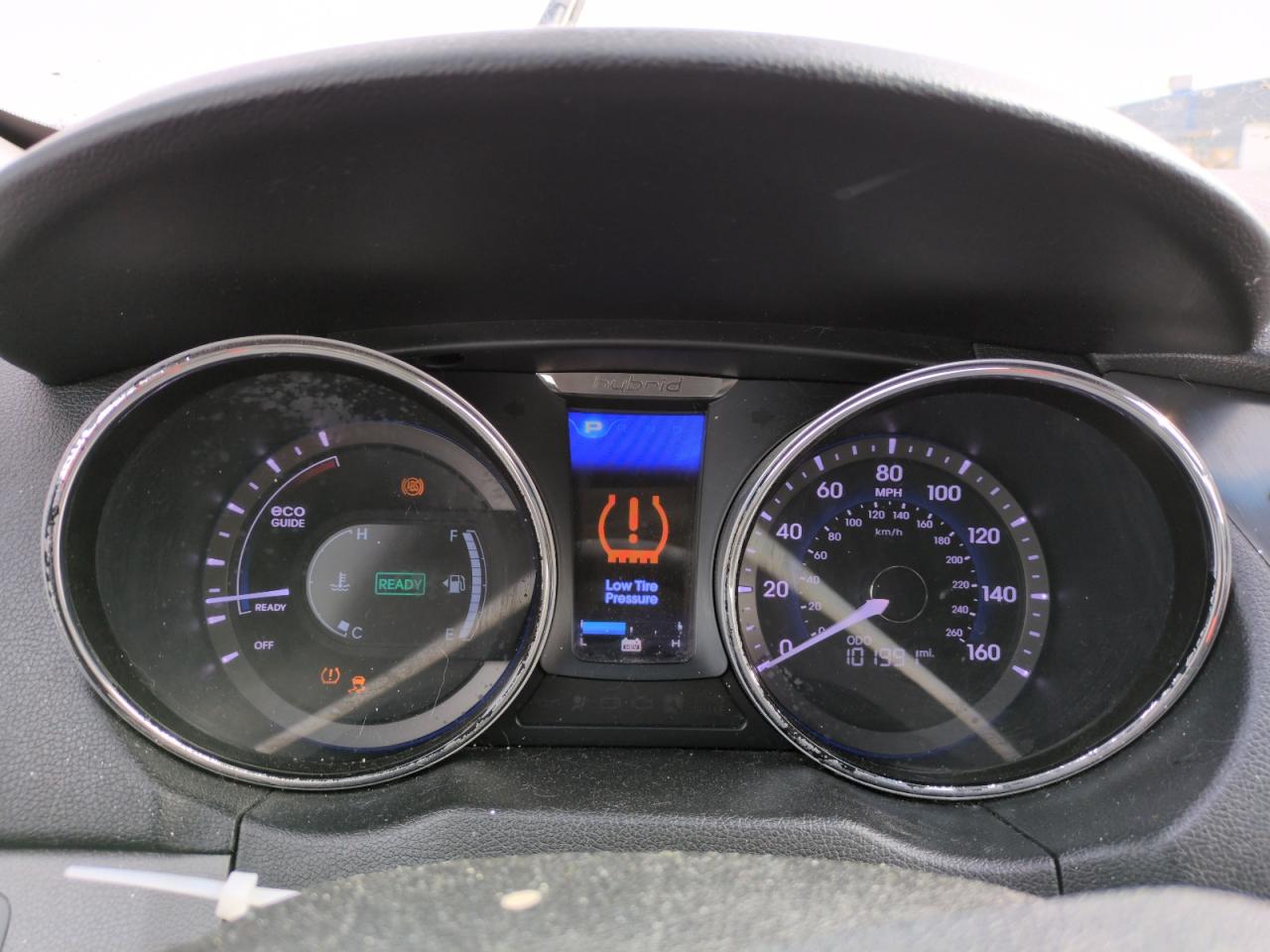 2012 Hyundai Sonata - Image 9