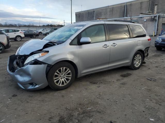 2013 Toyota Sienna Xle