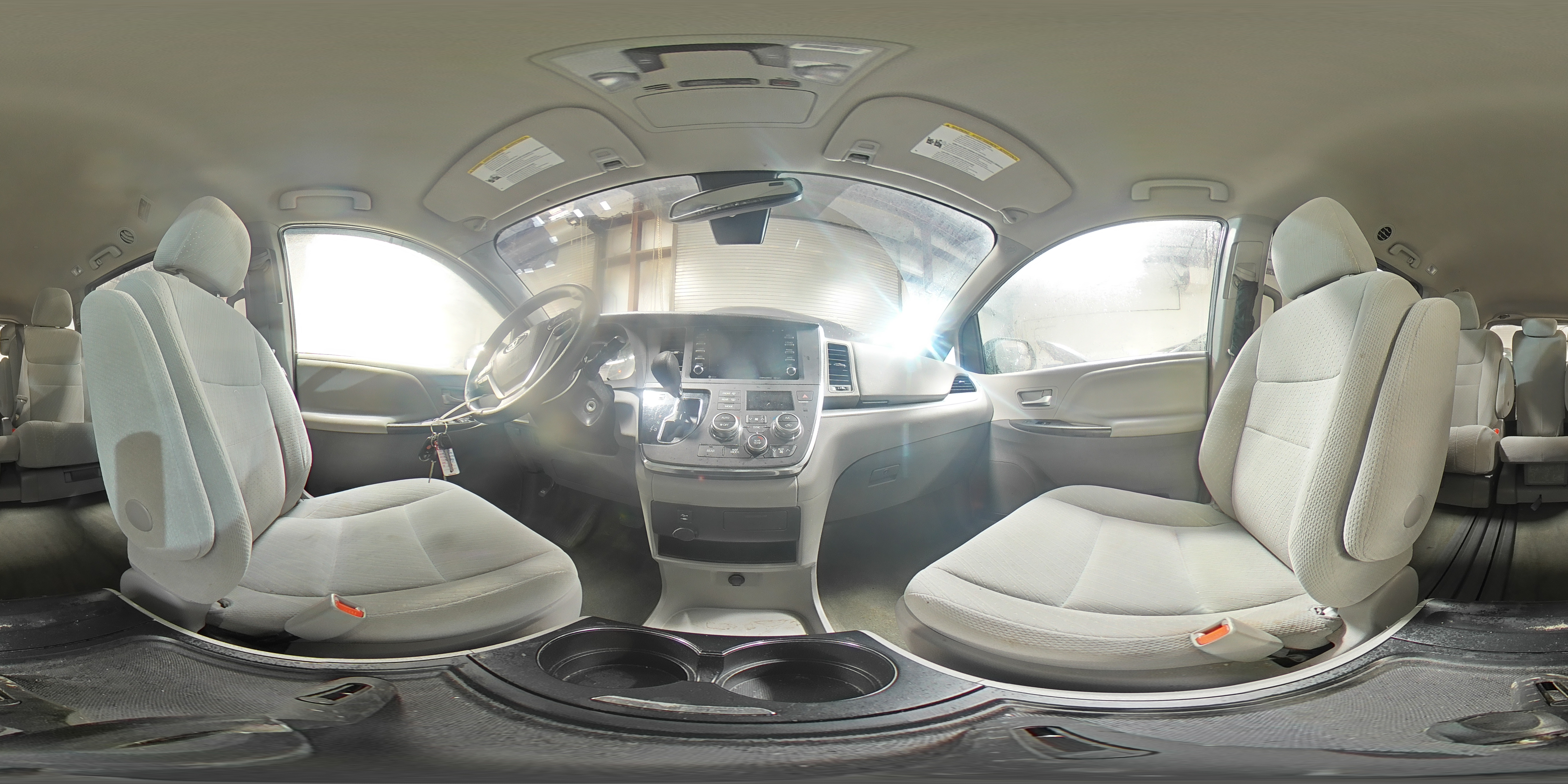 2018 Toyota Sienna - Image 14