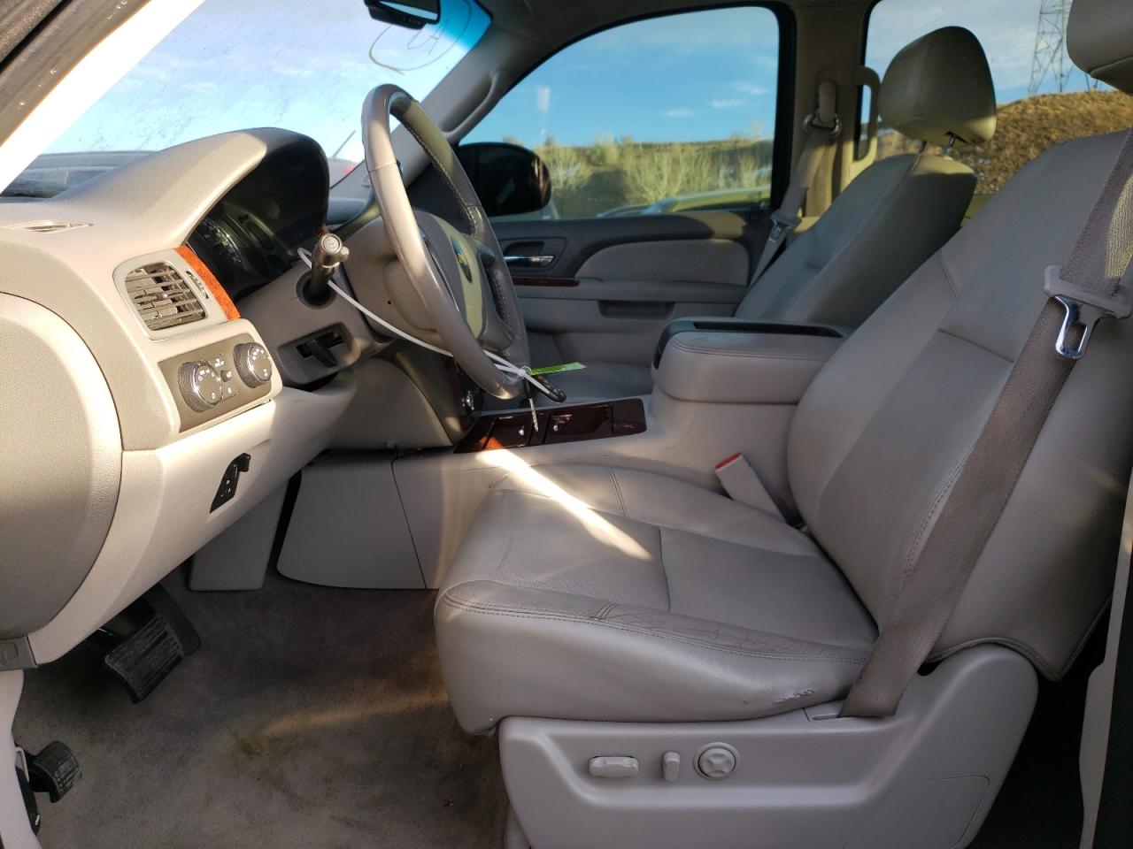 2010 Chevrolet Tahoe - Image 7