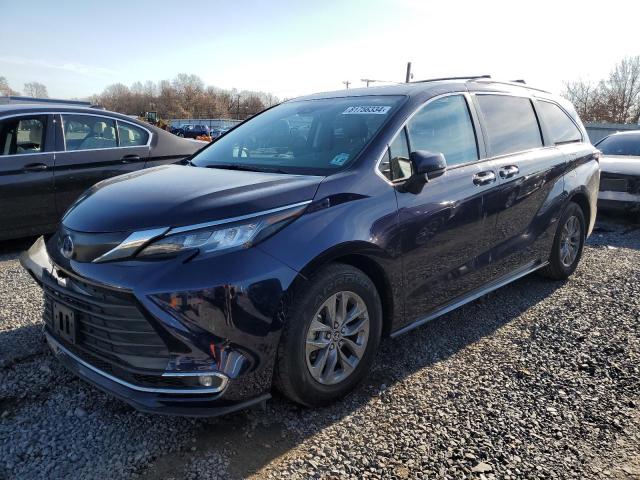 2022 Toyota Sienna Xle