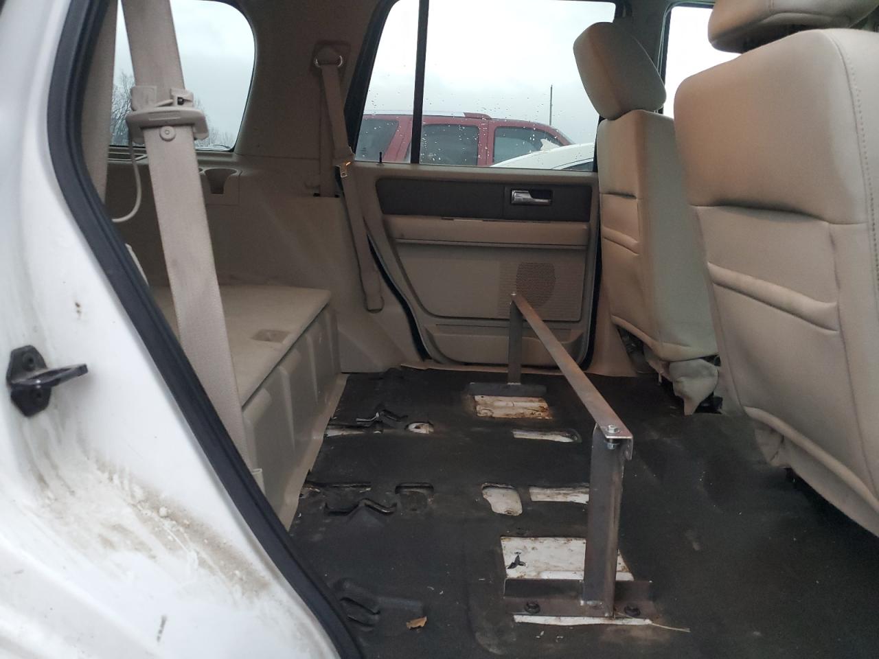 2009 Ford Expedition - Image 11
