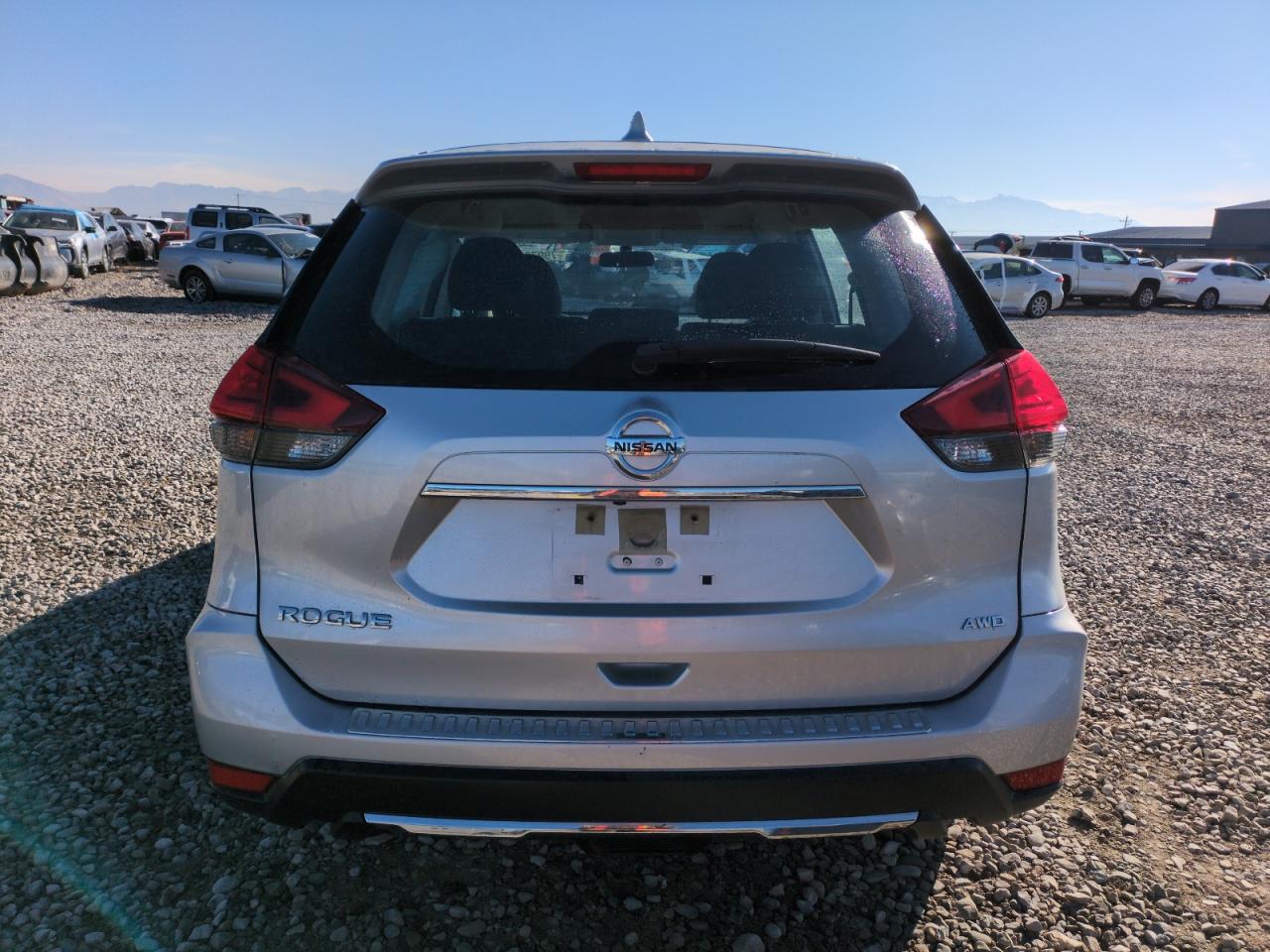 2017 Nissan Rogue - Image 6