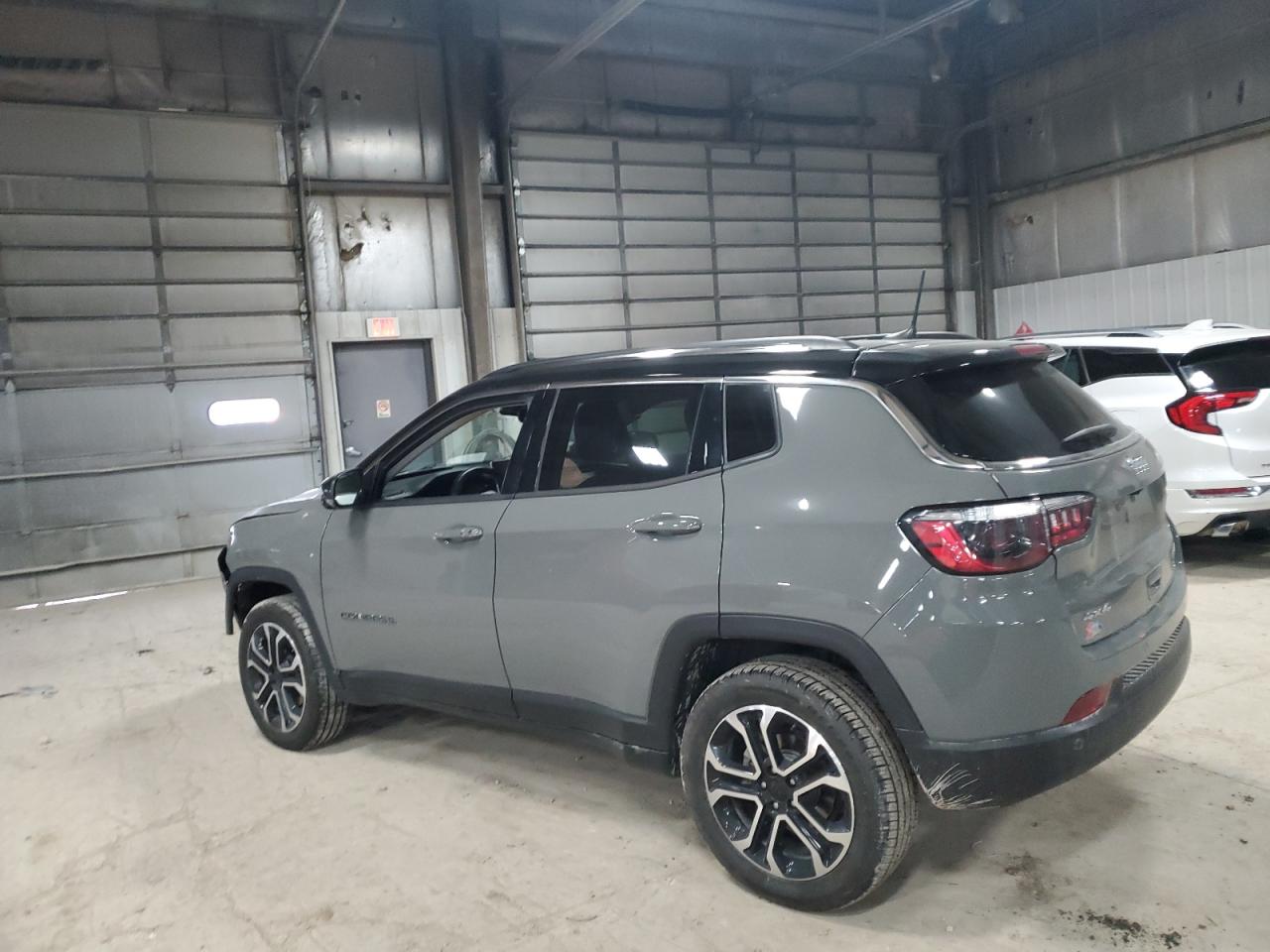 2022 Jeep Compass - Image 2