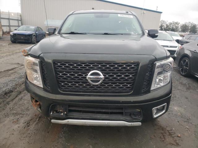  NISSAN TITAN 2019 Зелений