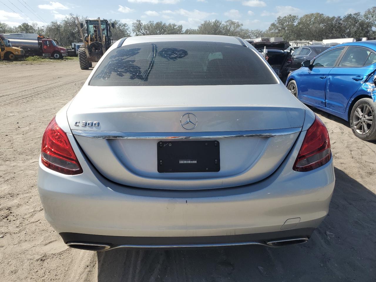 2015 Mercedes-Benz C 300 VIN: 55SWF4JB1FU052584 Lot: 80802504