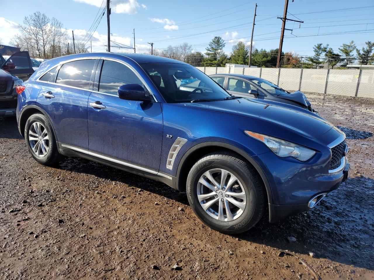 2017 Infiniti QX70 - Image 4