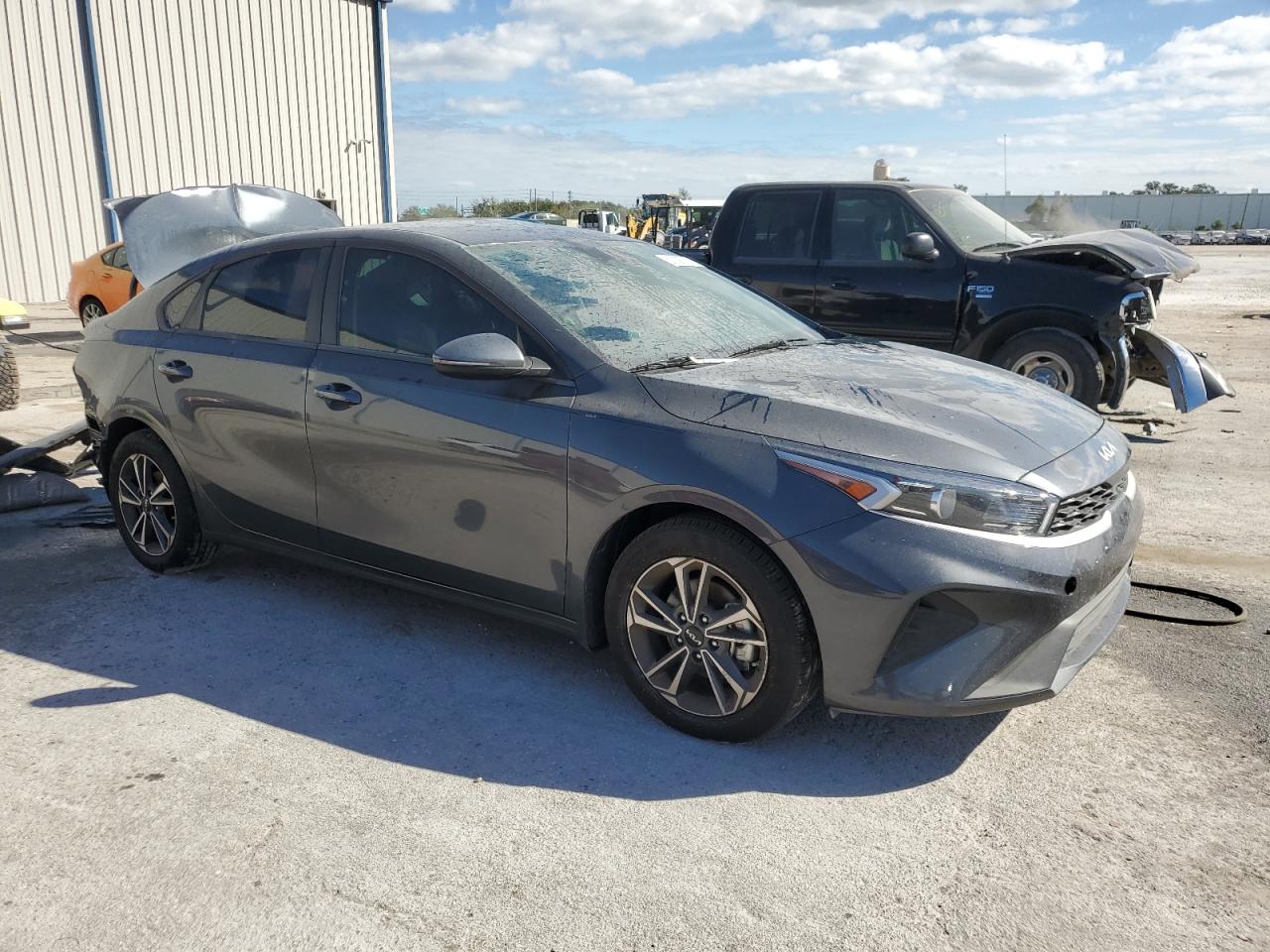 2024 Kia Forte - Image 4