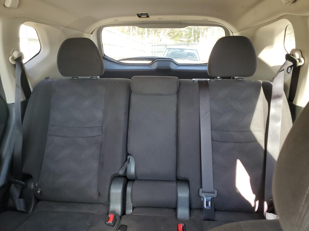 2015 Nissan Rogue - Image 10