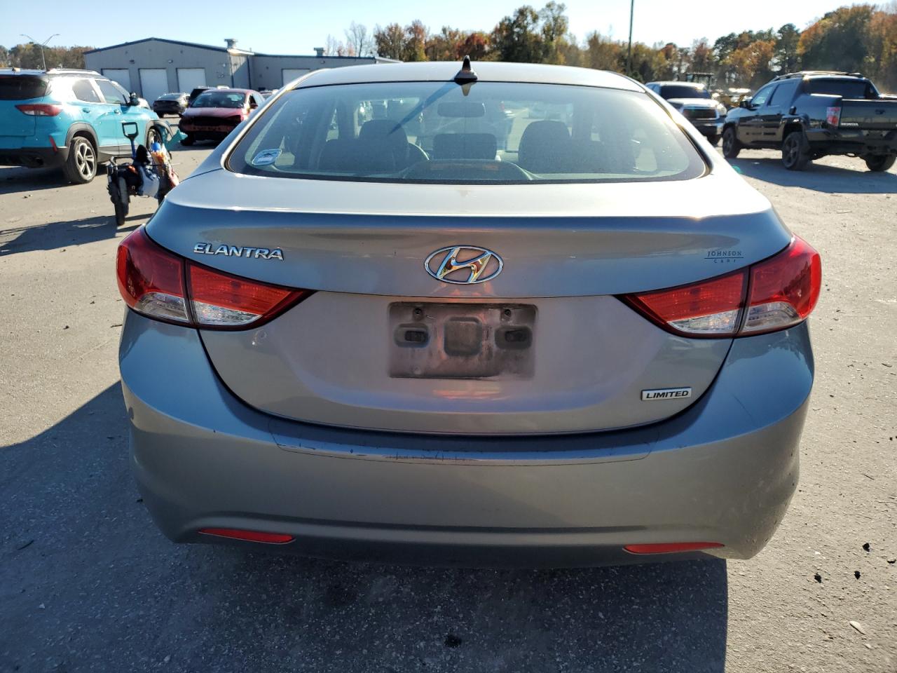 2013 Hyundai Elantra - Image 6