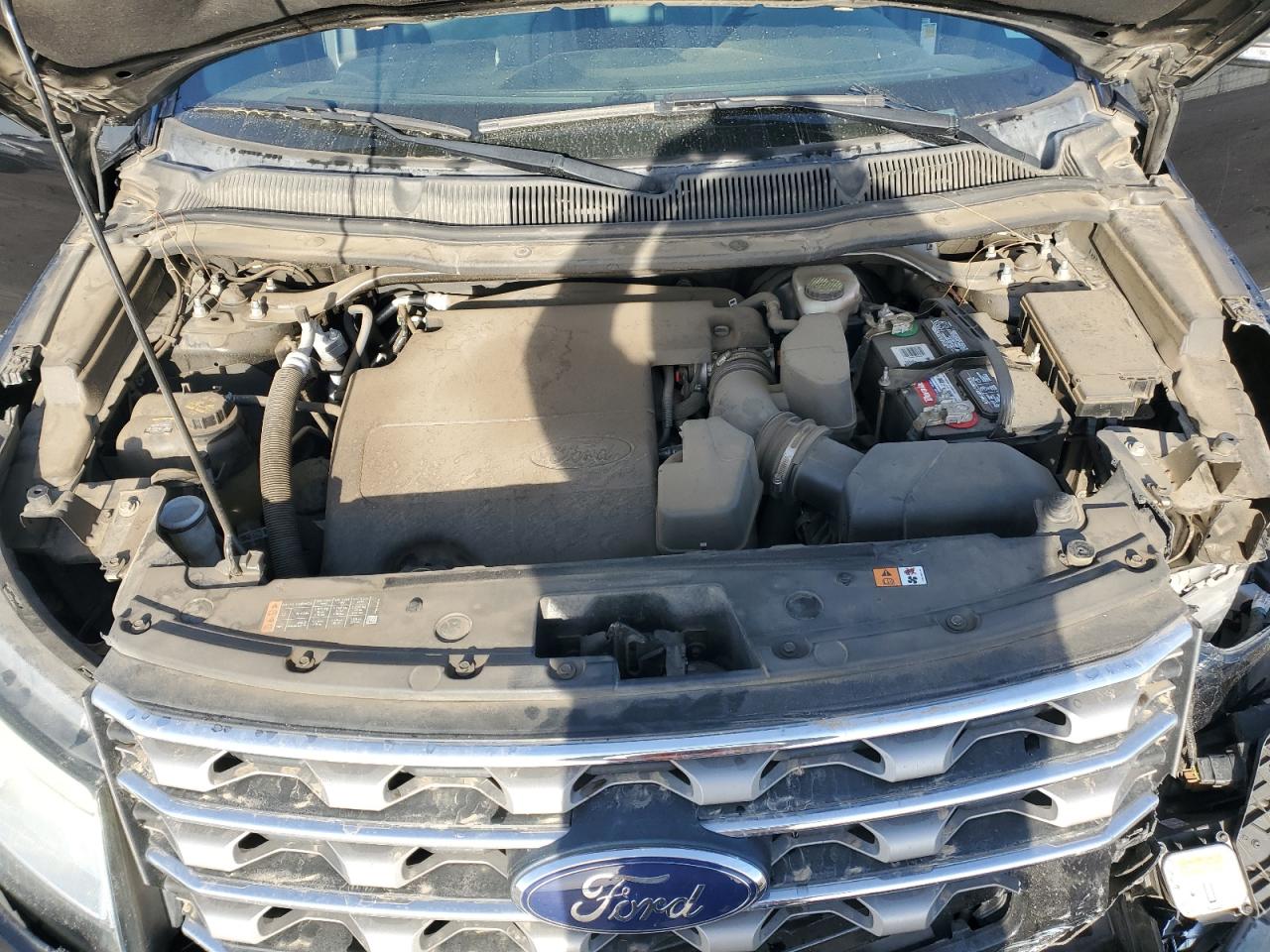 2016 Ford Explorer - Image 14