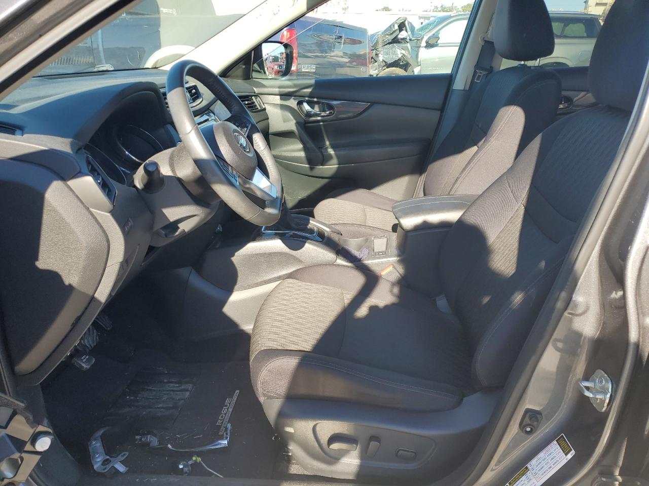 2017 Nissan Rogue - Image 7