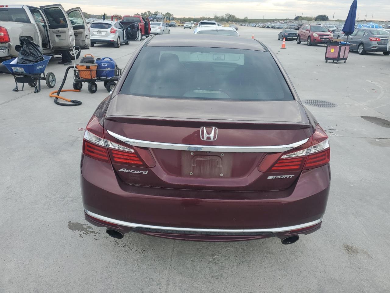 VIN 1HGCR2F52HA265429 2017 HONDA ACCORD no.6