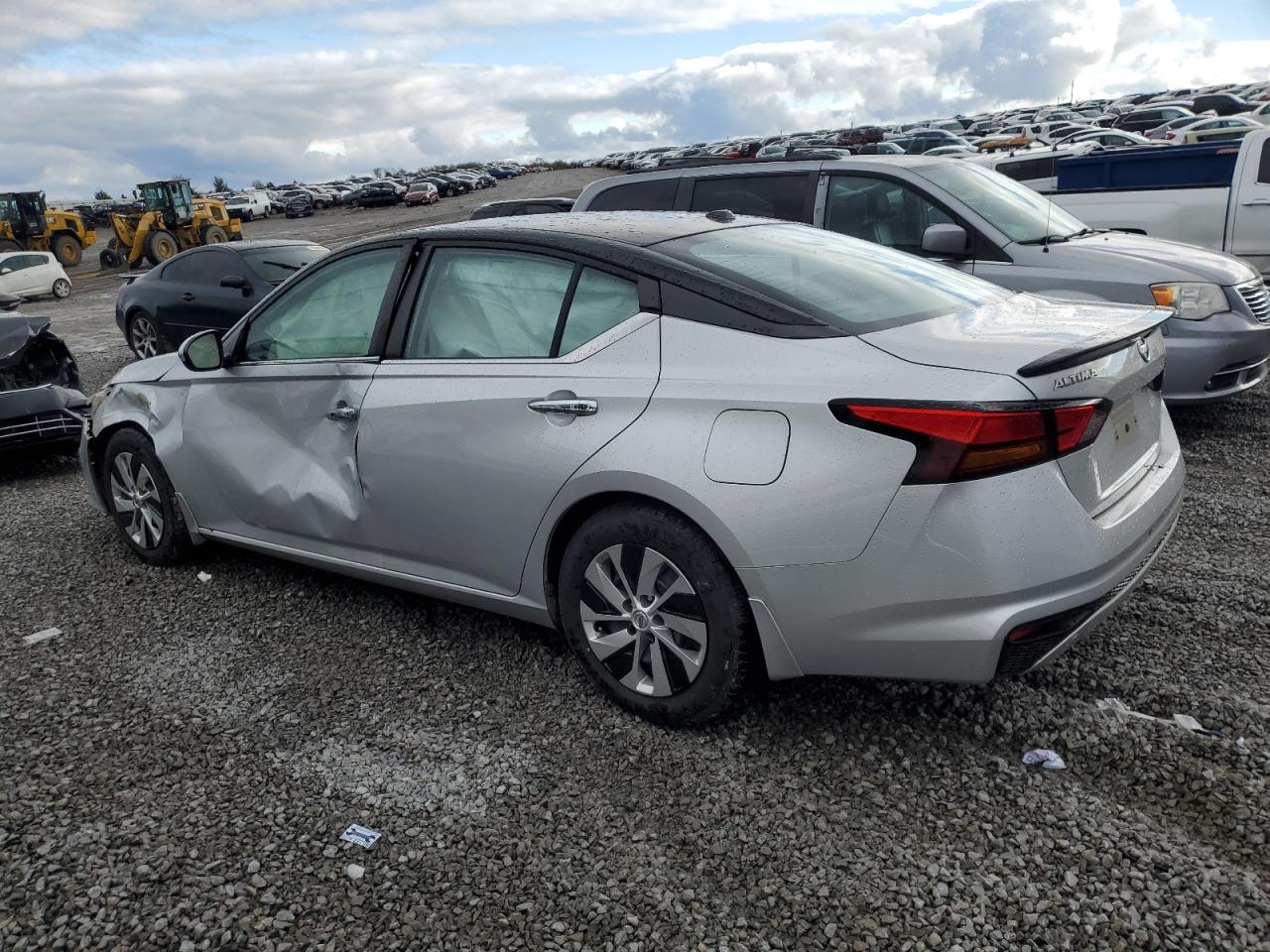 2019 Nissan Altima - Image 2